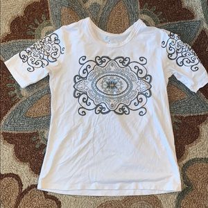 EUC WOMEN’S LARGE TITLE NINE SHORT-SLEEVED T-SHIRT